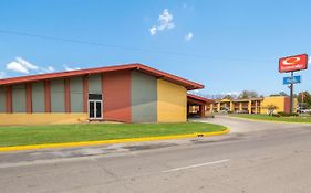 Econo Lodge Evansville Indiana 2*